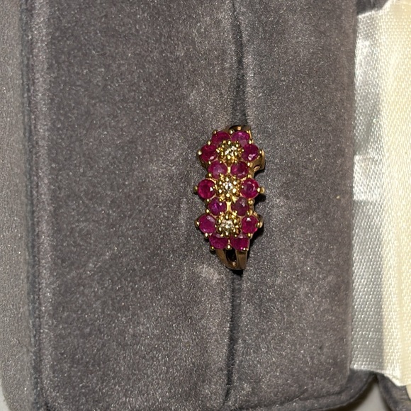 14k Gold Rubies & Diamond Ring - Picture 4 of 13